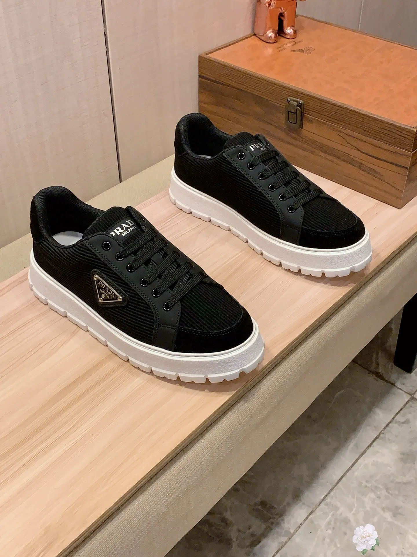 Men's Men's Shoes💰442💰💰🎩🎩[Lightning][Lightning] "PRADA*" The latest and most popular casual shoes, top brand [seduce] luxury ~ purchasing agency, top quality ~. [Strong] The upper is made of imported breathable and polished cowhide material ➕ Breathable sheepskin feet (•) with fine workmanship. Original stylish and stylish soft rubber wear-resistant and non-slip outsole, light and comfortable on the feet, the real thing looks better when photographed, 305: code: 38-44, 3️⃣ colors selected
